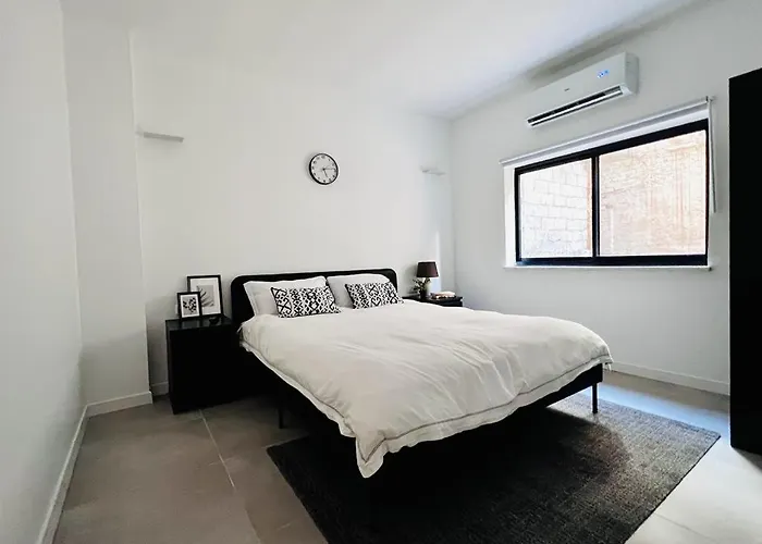 Florentine Modern Apartment With Cool Private Terrace